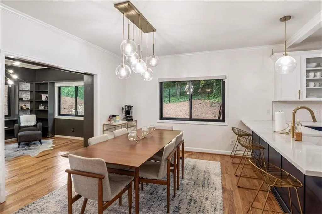 210 N Mill Court, Atlanta, Georgia 30328, 3 Bedrooms Bedrooms, ,2 BathroomsBathrooms,Residential,Sold,210 N Mill Court,7102327