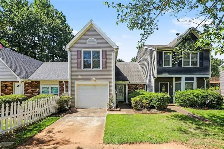 384 Lakeridge Court, Riverdale, Georgia 30274