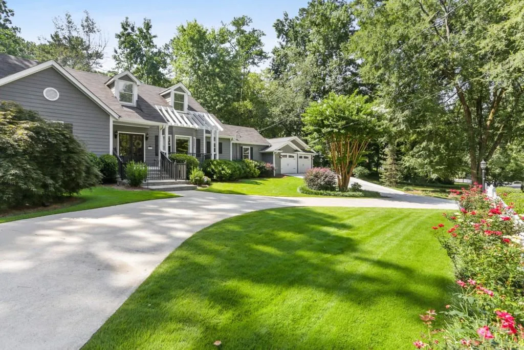 6495 Long Island Drive Nw, Atlanta, Georgia 30328, 4 Bedrooms Bedrooms, ,3 BathroomsBathrooms,Residential,Sold,6495 Long Island Drive Nw,6599135