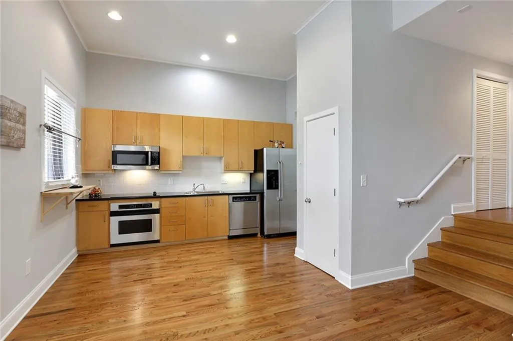 401 10th Street Nw Unit B104, Atlanta, Georgia 30318, 1 Bedroom Bedrooms, ,1 BathroomBathrooms,Residential,Sold,401 10th Street Nw Unit B104,6623492