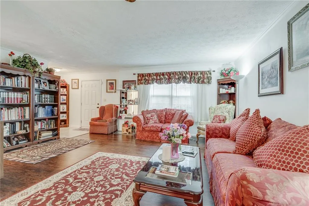 400 N River Parkway Unit C, Sandy Springs, Georgia 30350, 3 Bedrooms Bedrooms, ,2 BathroomsBathrooms,Residential,Sold,400 N River Parkway Unit C,7250546