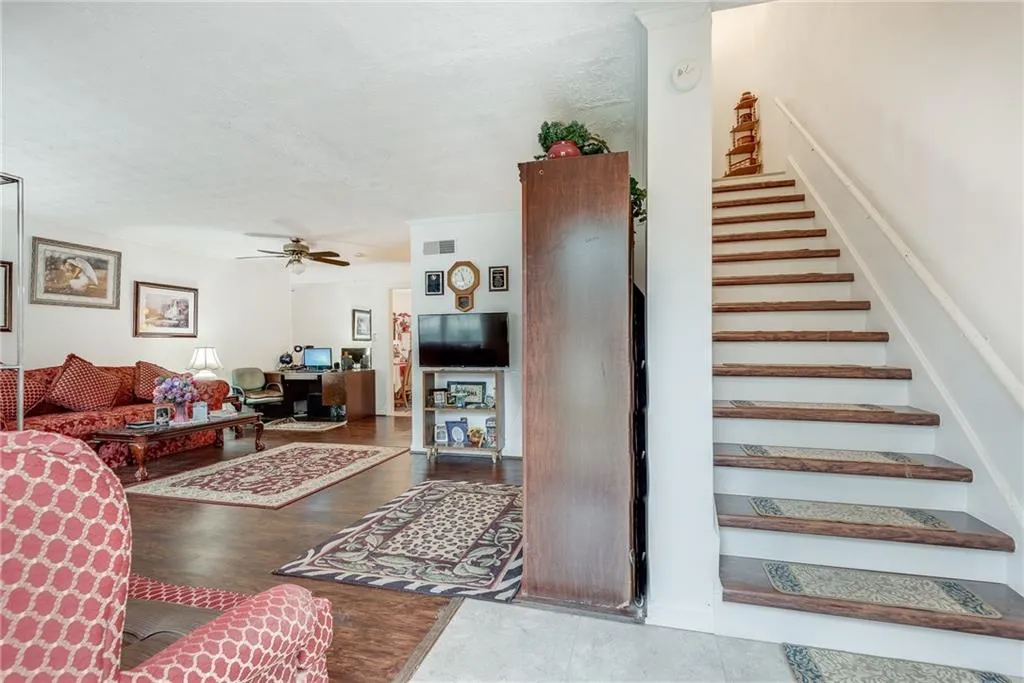 400 N River Parkway Unit C, Sandy Springs, Georgia 30350, 3 Bedrooms Bedrooms, ,2 BathroomsBathrooms,Residential,Sold,400 N River Parkway Unit C,7250546