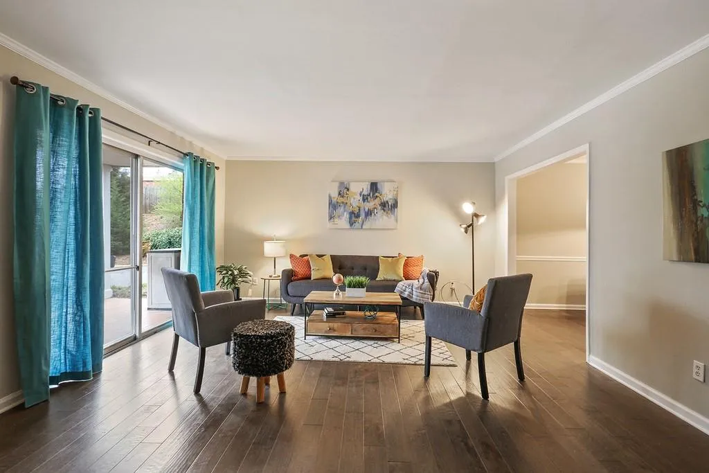 6520 Roswell Road Unit 99, Sandy Springs, Georgia 30328, 2 Bedrooms Bedrooms, ,2 BathroomsBathrooms,Residential,Sold,6520 Roswell Road Unit 99,6517156