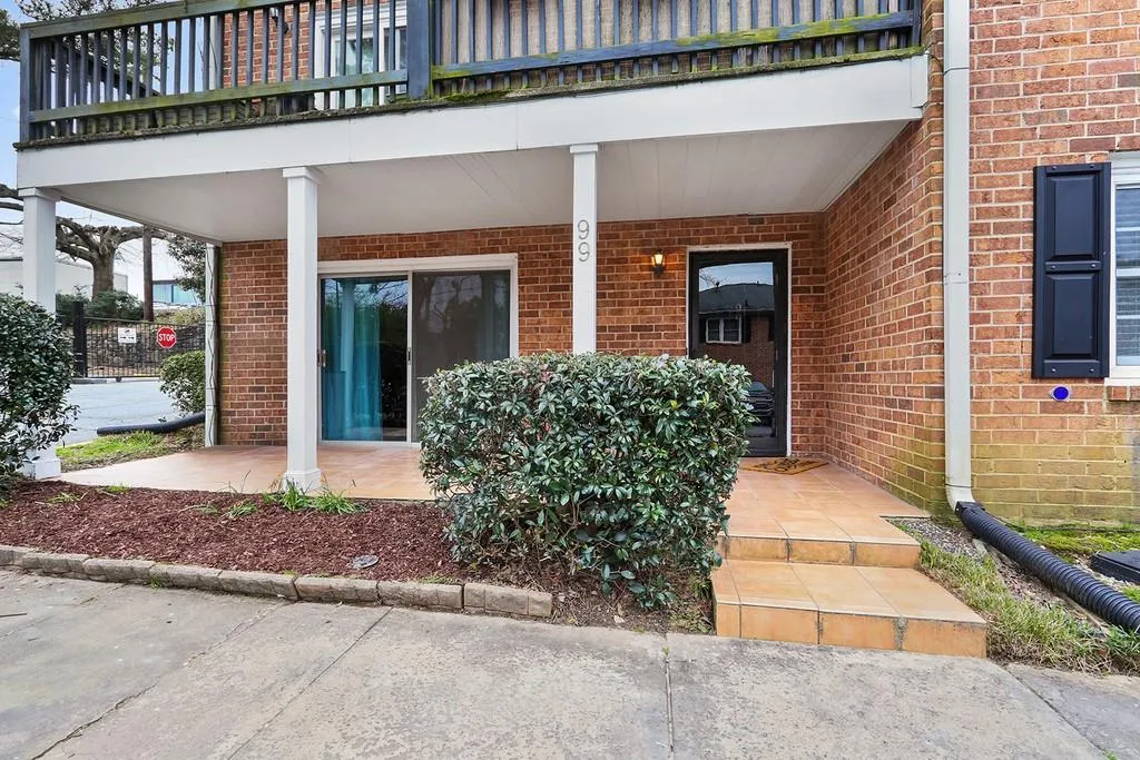 6520 Roswell Road Unit 99, Sandy Springs, Georgia 30328, 2 Bedrooms Bedrooms, ,2 BathroomsBathrooms,Residential,Sold,6520 Roswell Road Unit 99,6517156