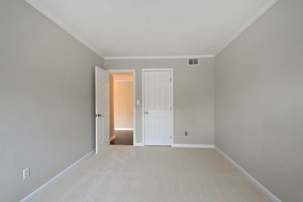 6520 Roswell Road Unit 99, Sandy Springs, Georgia 30328, 2 Bedrooms Bedrooms, ,2 BathroomsBathrooms,Residential,Sold,6520 Roswell Road Unit 99,6517156