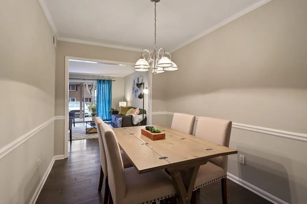 6520 Roswell Road Unit 99, Sandy Springs, Georgia 30328, 2 Bedrooms Bedrooms, ,2 BathroomsBathrooms,Residential,Sold,6520 Roswell Road Unit 99,6517156