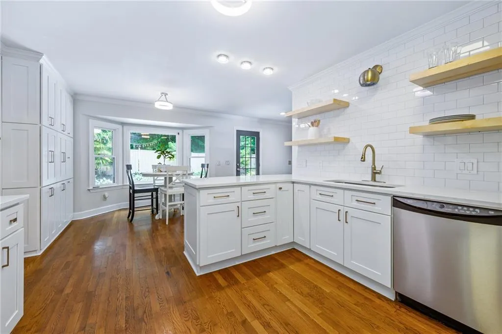 720 Mabry Road, Sandy Springs, Georgia 30328, 5 Bedrooms Bedrooms, ,4 BathroomsBathrooms,Residential,Sold,720 Mabry Road,6883030