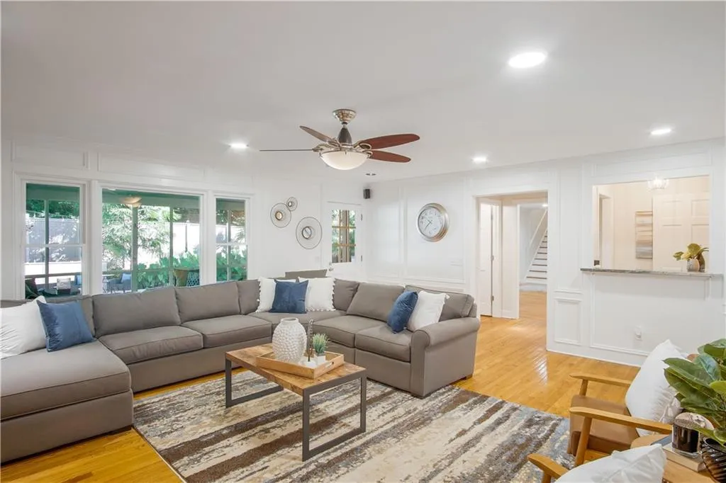 720 Mabry Road, Sandy Springs, Georgia 30328, 5 Bedrooms Bedrooms, ,4 BathroomsBathrooms,Residential,Sold,720 Mabry Road,6883030