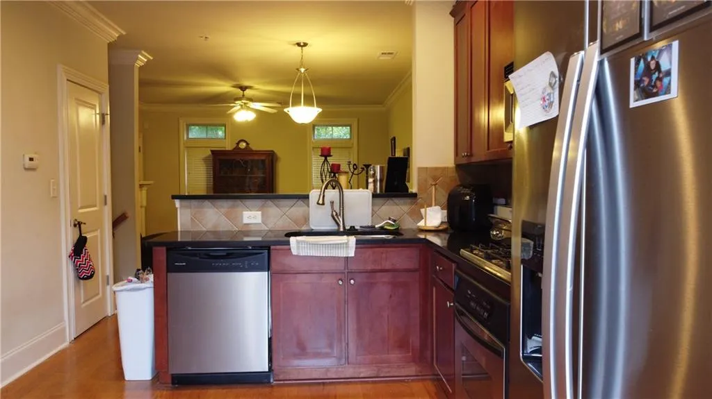 287 Le Gran Bend, Sandy Springs, Georgia 30328, 2 Bedrooms Bedrooms, ,2 BathroomsBathrooms,Residential,Sold,287 Le Gran Bend,6908202