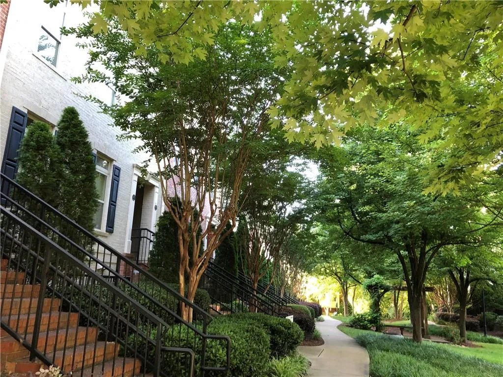 287 Le Gran Bend, Sandy Springs, Georgia 30328, 2 Bedrooms Bedrooms, ,2 BathroomsBathrooms,Residential,Sold,287 Le Gran Bend,6908202