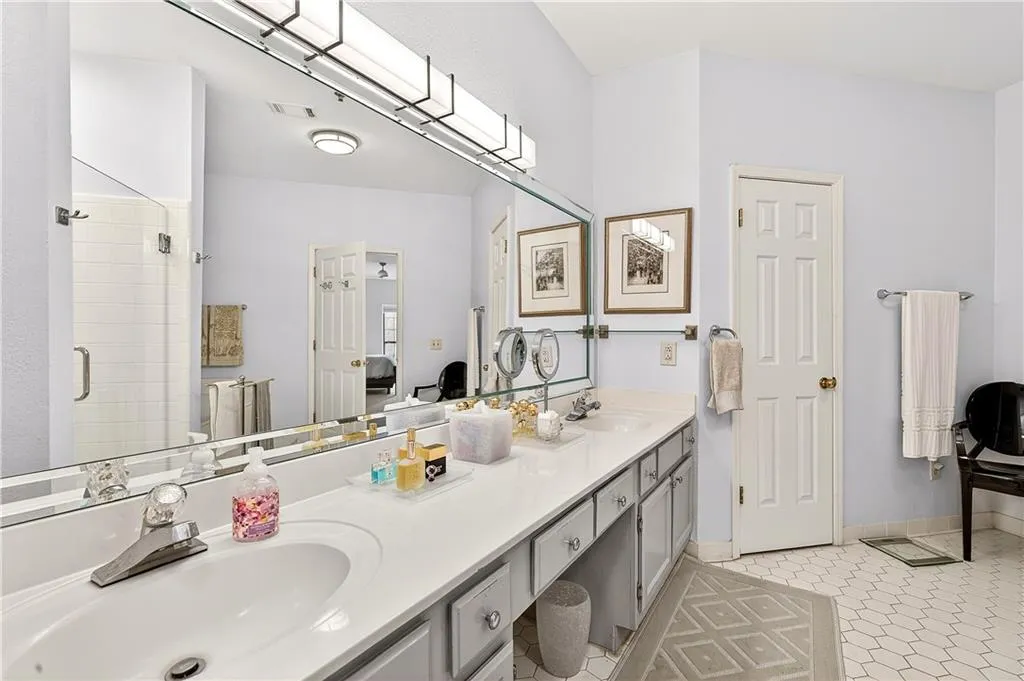 2865 Lenox Road Ne Unit 503, Atlanta, Georgia 30324, 2 Bedrooms Bedrooms, 0 ,2 BathroomsBathrooms,Residential,For Sale,2865 Lenox Road Ne Unit 503,7701816