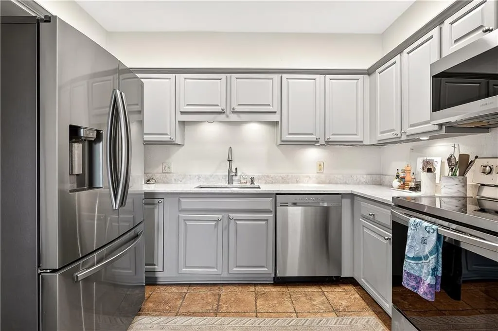 2865 Lenox Road Ne Unit 503, Atlanta, Georgia 30324, 2 Bedrooms Bedrooms, 0 ,2 BathroomsBathrooms,Residential,For Sale,2865 Lenox Road Ne Unit 503,7701816