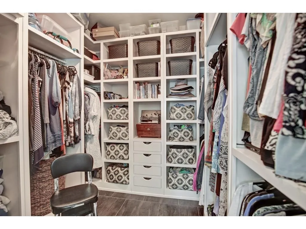 34 Ridgemere Trace, Sandy Springs, Georgia 30328, 6 Bedrooms Bedrooms, ,3 BathroomsBathrooms,Residential,Sold,34 Ridgemere Trace,5913214