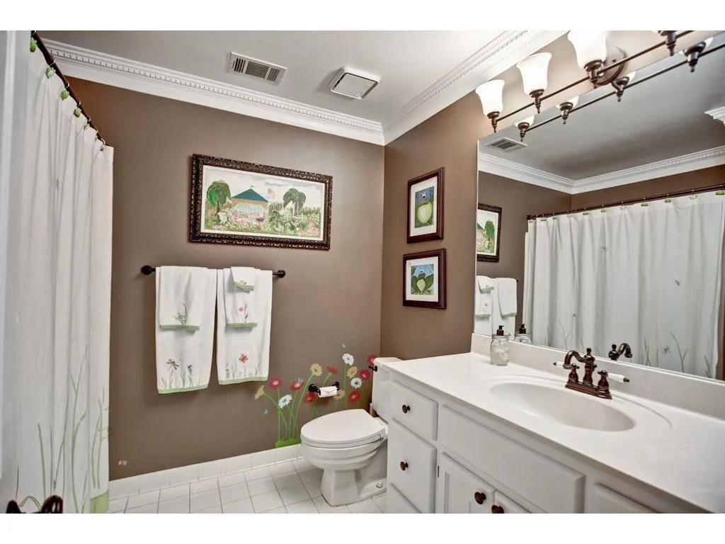 34 Ridgemere Trace, Sandy Springs, Georgia 30328, 6 Bedrooms Bedrooms, ,3 BathroomsBathrooms,Residential,Sold,34 Ridgemere Trace,5913214