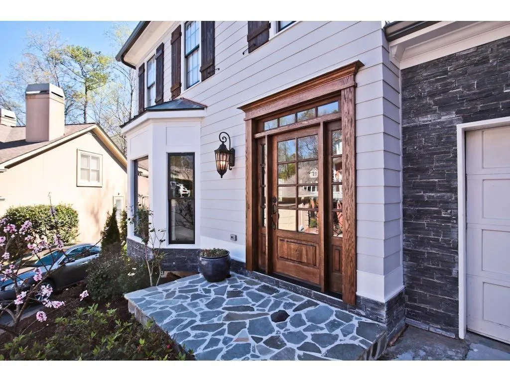 34 Ridgemere Trace, Sandy Springs, Georgia 30328, 6 Bedrooms Bedrooms, ,3 BathroomsBathrooms,Residential,Sold,34 Ridgemere Trace,5913214