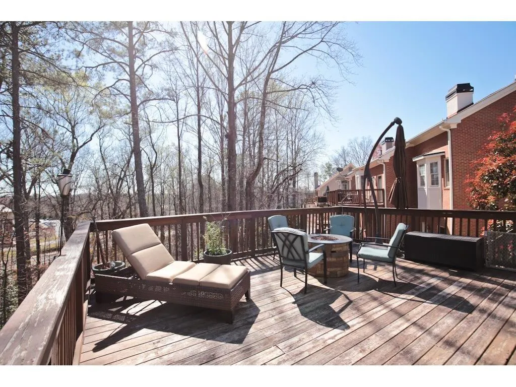 34 Ridgemere Trace, Sandy Springs, Georgia 30328, 6 Bedrooms Bedrooms, ,3 BathroomsBathrooms,Residential,Sold,34 Ridgemere Trace,5913214