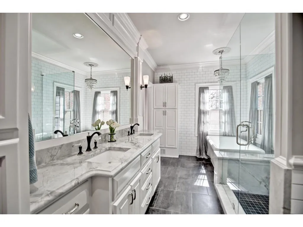 34 Ridgemere Trace, Sandy Springs, Georgia 30328, 6 Bedrooms Bedrooms, ,3 BathroomsBathrooms,Residential,Sold,34 Ridgemere Trace,5913214