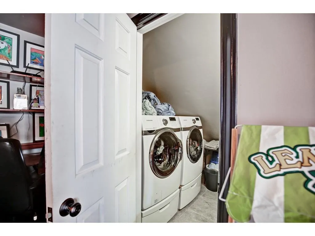 34 Ridgemere Trace, Sandy Springs, Georgia 30328, 6 Bedrooms Bedrooms, ,3 BathroomsBathrooms,Residential,Sold,34 Ridgemere Trace,5913214