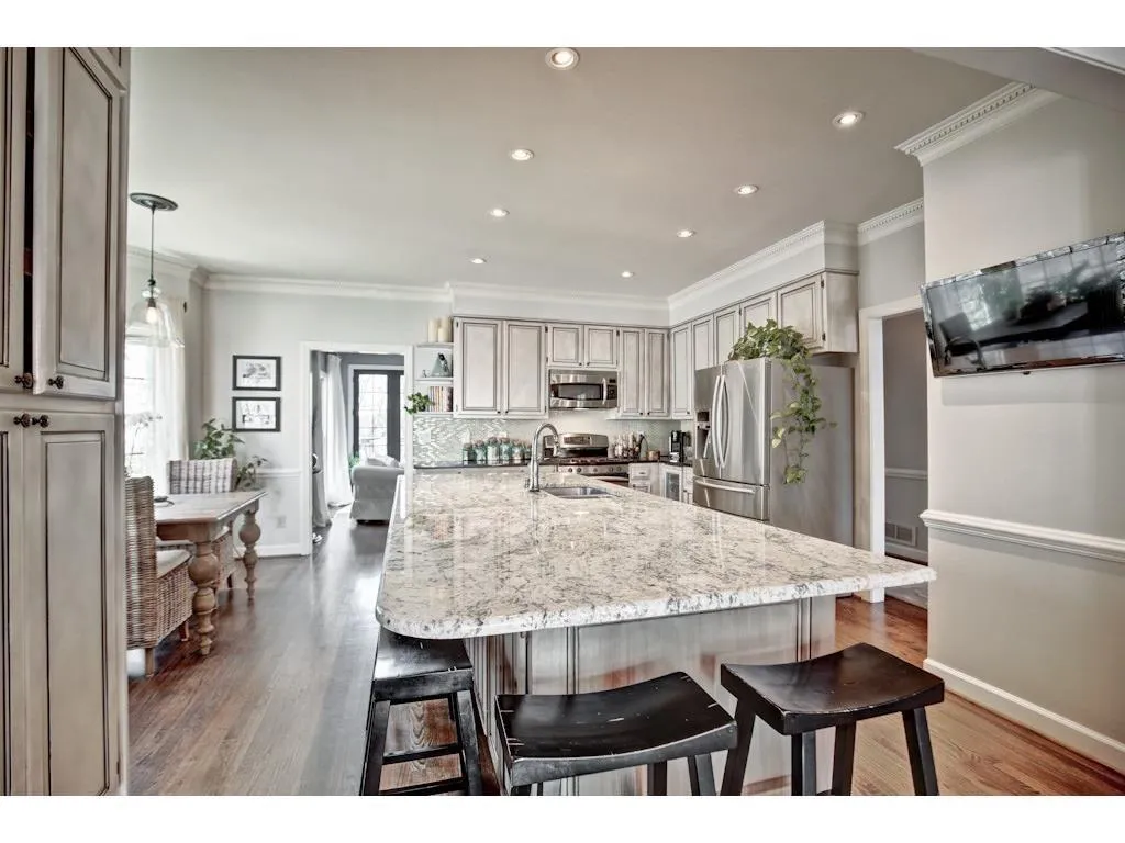 34 Ridgemere Trace, Sandy Springs, Georgia 30328, 6 Bedrooms Bedrooms, ,3 BathroomsBathrooms,Residential,Sold,34 Ridgemere Trace,5913214