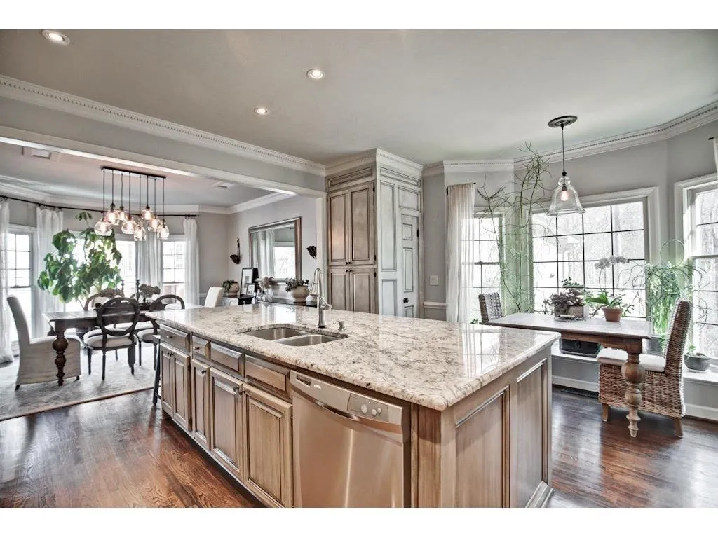 34 Ridgemere Trace, Sandy Springs, Georgia 30328, 6 Bedrooms Bedrooms, ,3 BathroomsBathrooms,Residential,Sold,34 Ridgemere Trace,5913214