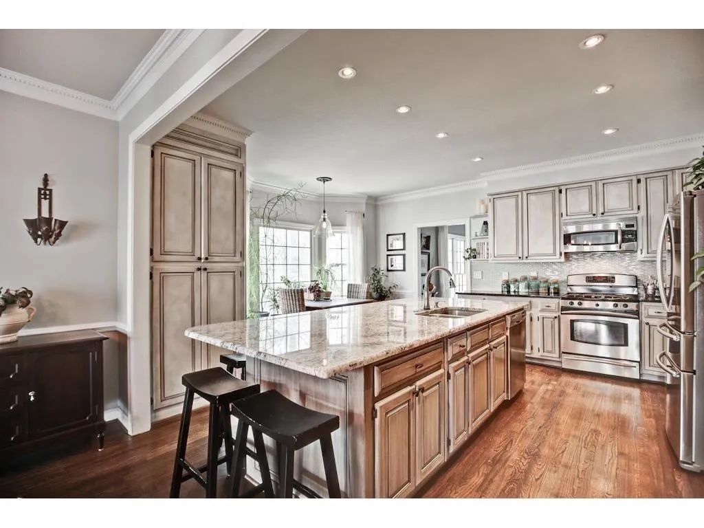 34 Ridgemere Trace, Sandy Springs, Georgia 30328, 6 Bedrooms Bedrooms, ,3 BathroomsBathrooms,Residential,Sold,34 Ridgemere Trace,5913214