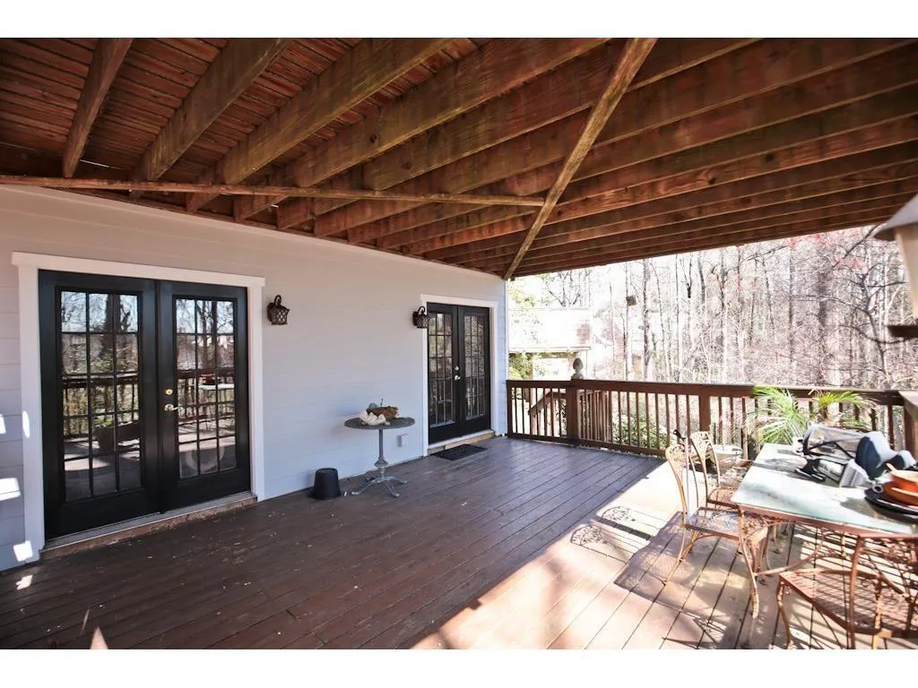 34 Ridgemere Trace, Sandy Springs, Georgia 30328, 6 Bedrooms Bedrooms, ,3 BathroomsBathrooms,Residential,Sold,34 Ridgemere Trace,5913214