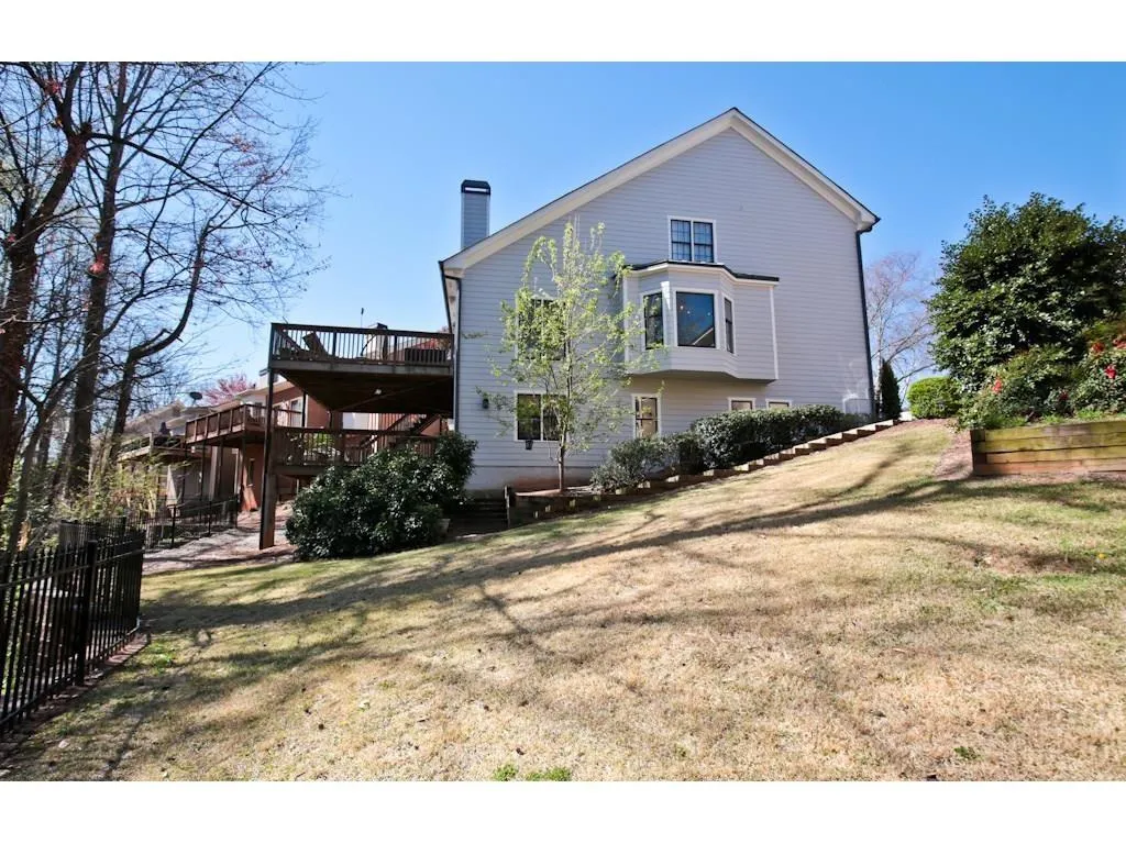 34 Ridgemere Trace, Sandy Springs, Georgia 30328, 6 Bedrooms Bedrooms, ,3 BathroomsBathrooms,Residential,Sold,34 Ridgemere Trace,5913214