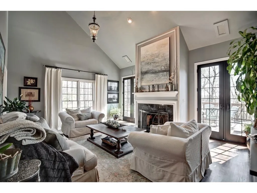 34 Ridgemere Trace, Sandy Springs, Georgia 30328, 6 Bedrooms Bedrooms, ,3 BathroomsBathrooms,Residential,Sold,34 Ridgemere Trace,5913214