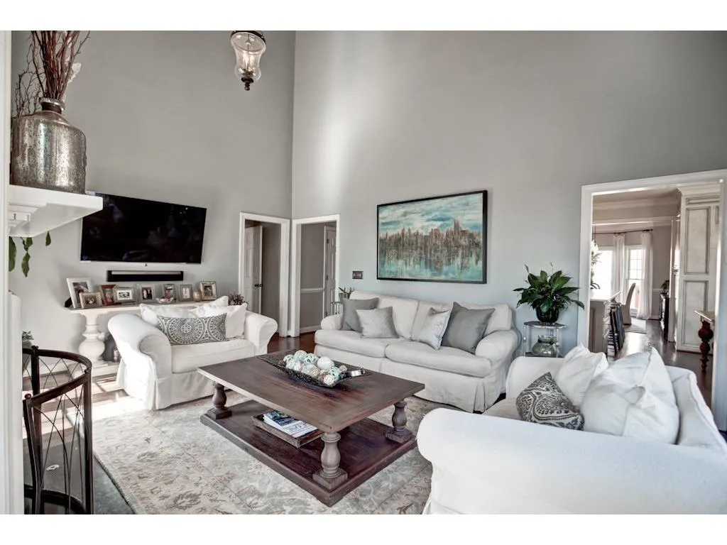 34 Ridgemere Trace, Sandy Springs, Georgia 30328, 6 Bedrooms Bedrooms, ,3 BathroomsBathrooms,Residential,Sold,34 Ridgemere Trace,5913214