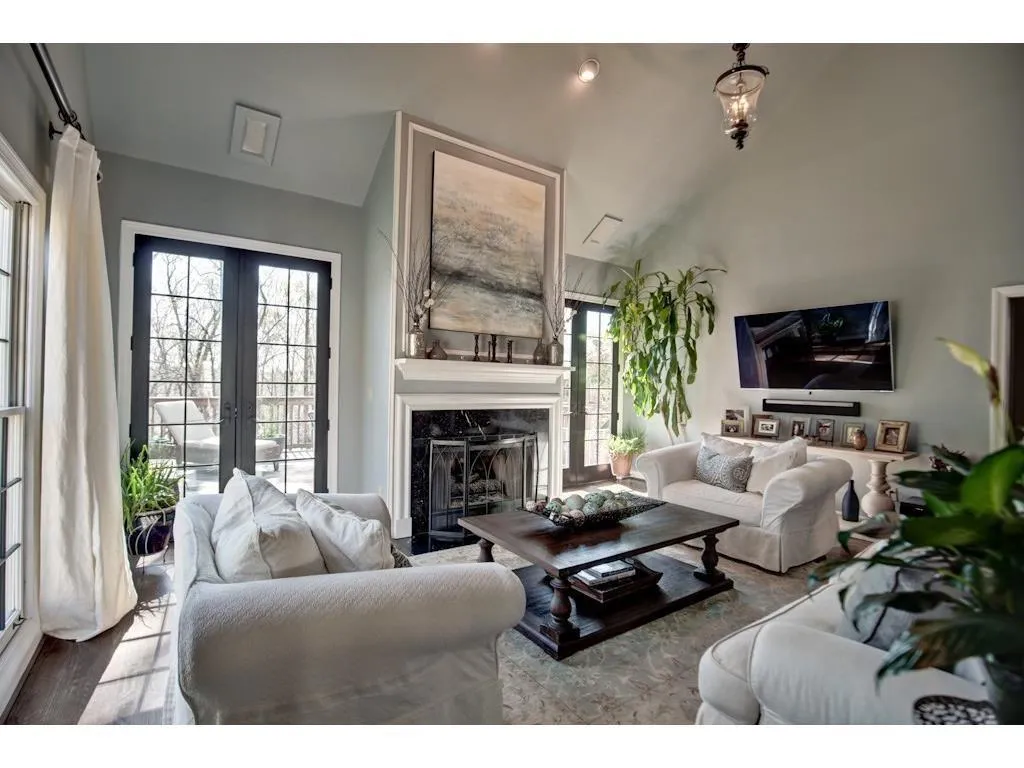 34 Ridgemere Trace, Sandy Springs, Georgia 30328, 6 Bedrooms Bedrooms, ,3 BathroomsBathrooms,Residential,Sold,34 Ridgemere Trace,5913214