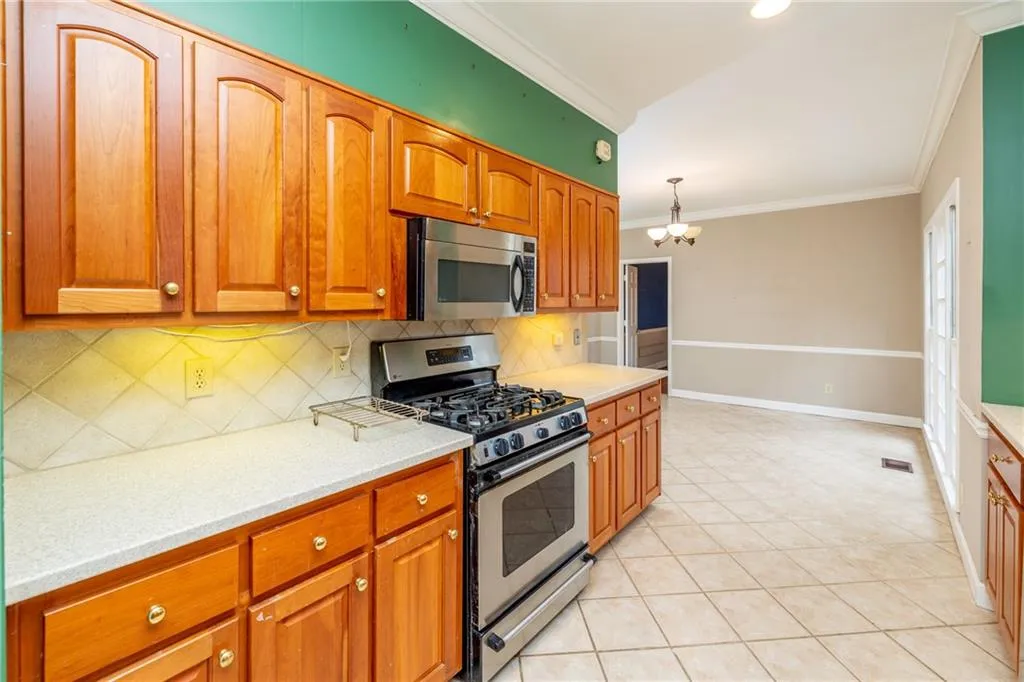 285 Mark Trail, Sandy Springs, Georgia 30328, 5 Bedrooms Bedrooms, ,3 BathroomsBathrooms,Residential,Sold,285 Mark Trail,6998192