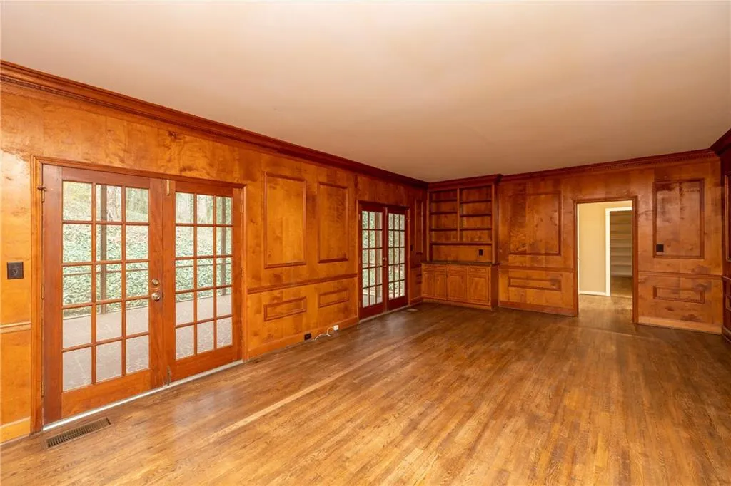 285 Mark Trail, Sandy Springs, Georgia 30328, 5 Bedrooms Bedrooms, ,3 BathroomsBathrooms,Residential,Sold,285 Mark Trail,6998192