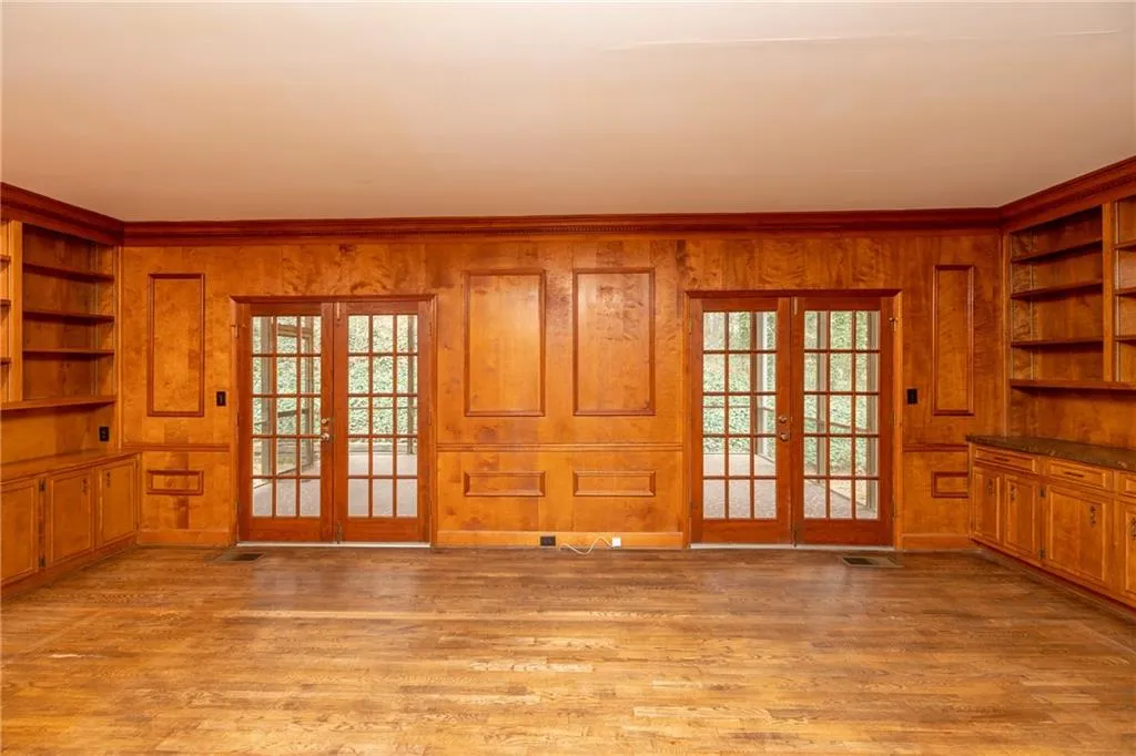285 Mark Trail, Sandy Springs, Georgia 30328, 5 Bedrooms Bedrooms, ,3 BathroomsBathrooms,Residential,Sold,285 Mark Trail,6998192