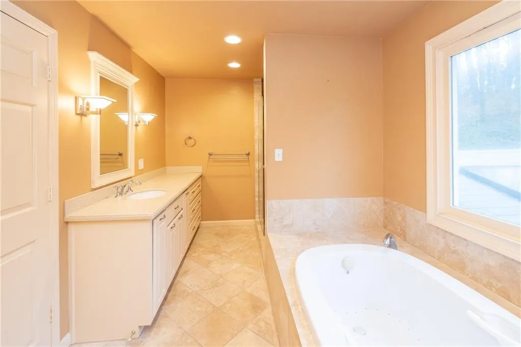 285 Mark Trail, Sandy Springs, Georgia 30328, 5 Bedrooms Bedrooms, ,3 BathroomsBathrooms,Residential,Sold,285 Mark Trail,6998192