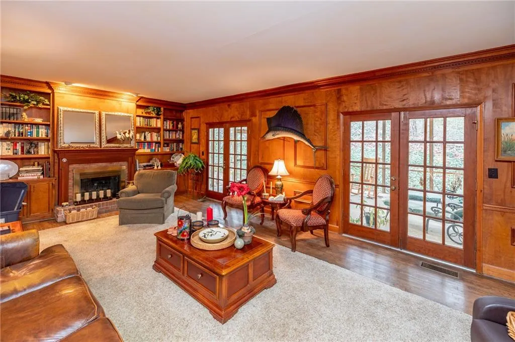 285 Mark Trail, Sandy Springs, Georgia 30328, 5 Bedrooms Bedrooms, ,3 BathroomsBathrooms,Residential,Sold,285 Mark Trail,6998192