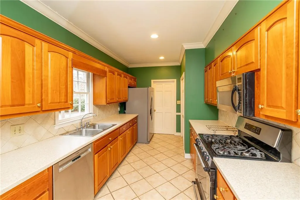 285 Mark Trail, Sandy Springs, Georgia 30328, 5 Bedrooms Bedrooms, ,3 BathroomsBathrooms,Residential,Sold,285 Mark Trail,6998192
