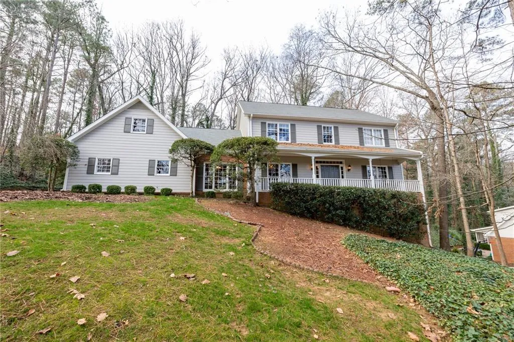 285 Mark Trail, Sandy Springs, Georgia 30328, 5 Bedrooms Bedrooms, ,3 BathroomsBathrooms,Residential,Sold,285 Mark Trail,6998192