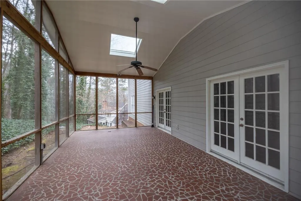 285 Mark Trail, Sandy Springs, Georgia 30328, 5 Bedrooms Bedrooms, ,3 BathroomsBathrooms,Residential,Sold,285 Mark Trail,6998192