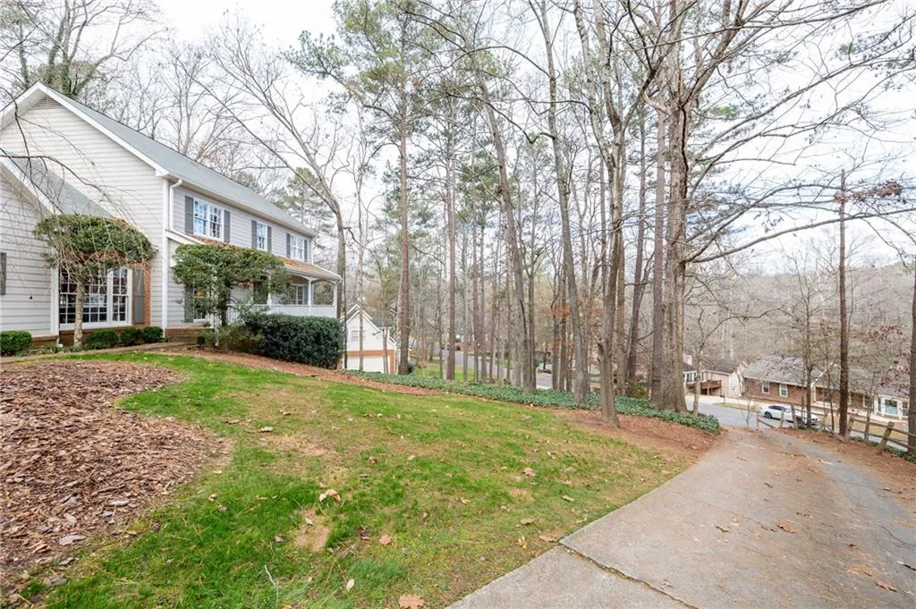 285 Mark Trail, Sandy Springs, Georgia 30328, 5 Bedrooms Bedrooms, ,3 BathroomsBathrooms,Residential,Sold,285 Mark Trail,6998192