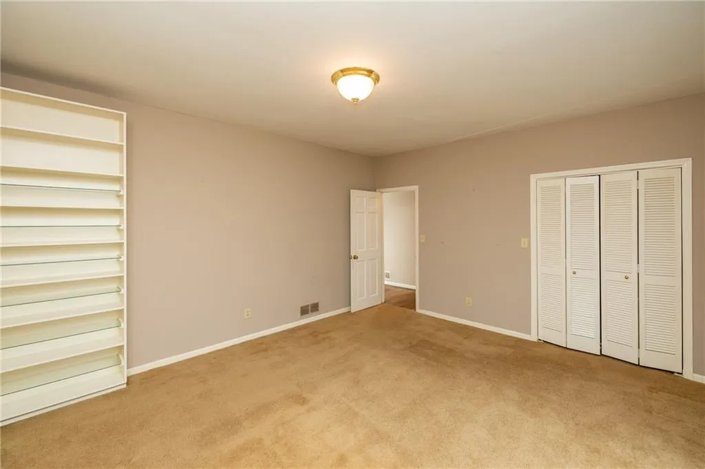 285 Mark Trail, Sandy Springs, Georgia 30328, 5 Bedrooms Bedrooms, ,3 BathroomsBathrooms,Residential,Sold,285 Mark Trail,6998192