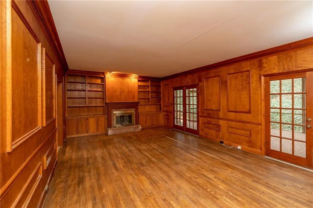 285 Mark Trail, Sandy Springs, Georgia 30328, 5 Bedrooms Bedrooms, ,3 BathroomsBathrooms,Residential,Sold,285 Mark Trail,6998192