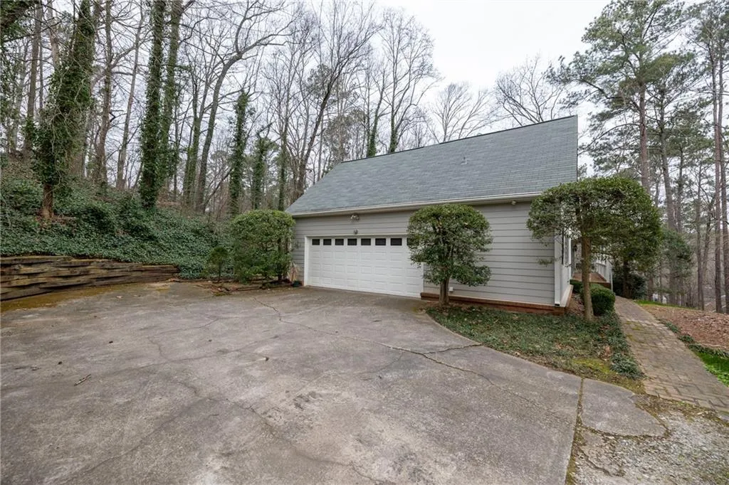 285 Mark Trail, Sandy Springs, Georgia 30328, 5 Bedrooms Bedrooms, ,3 BathroomsBathrooms,Residential,Sold,285 Mark Trail,6998192