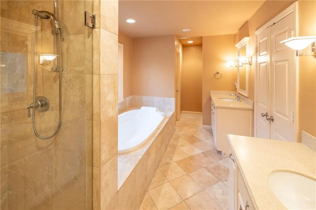 285 Mark Trail, Sandy Springs, Georgia 30328, 5 Bedrooms Bedrooms, ,3 BathroomsBathrooms,Residential,Sold,285 Mark Trail,6998192