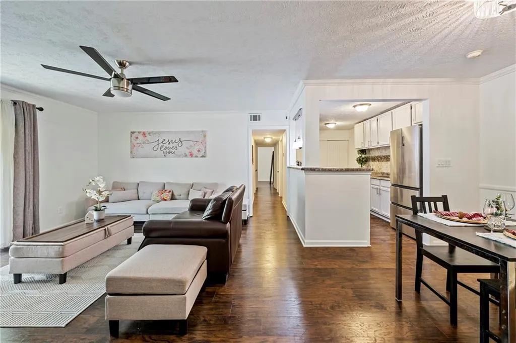 725 Dalrymple Road Unit 5c, Sandy Springs, Georgia 30328, 2 Bedrooms Bedrooms, ,2 BathroomsBathrooms,Residential,For Sale,725 Dalrymple Road Unit 5c,7753038