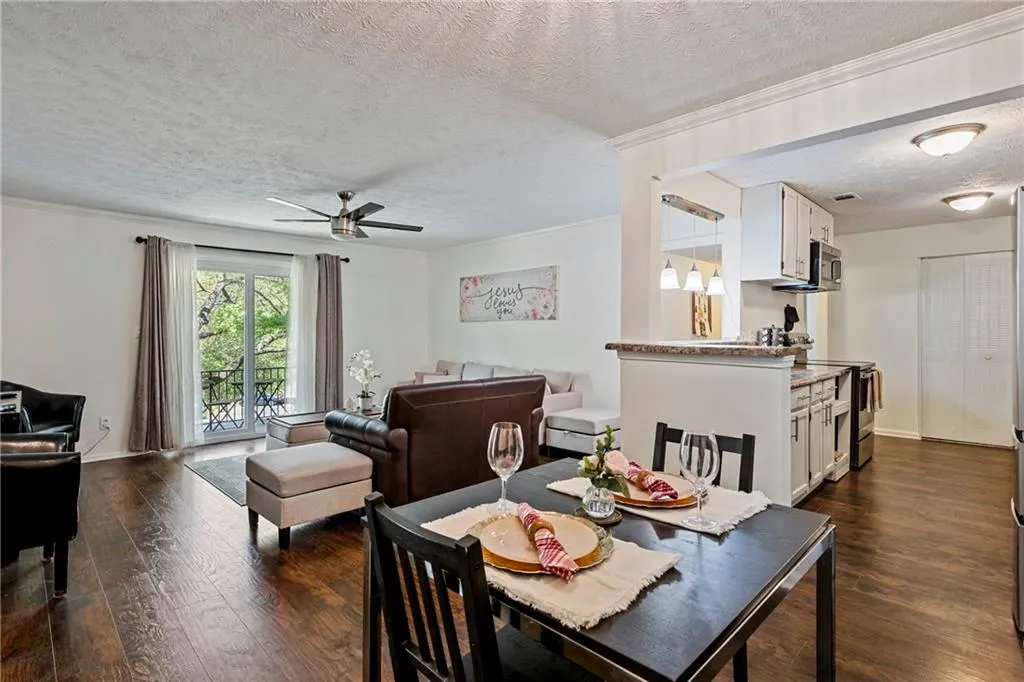 725 Dalrymple Road Unit 5c, Sandy Springs, Georgia 30328, 2 Bedrooms Bedrooms, ,2 BathroomsBathrooms,Residential,For Sale,725 Dalrymple Road Unit 5c,7753038