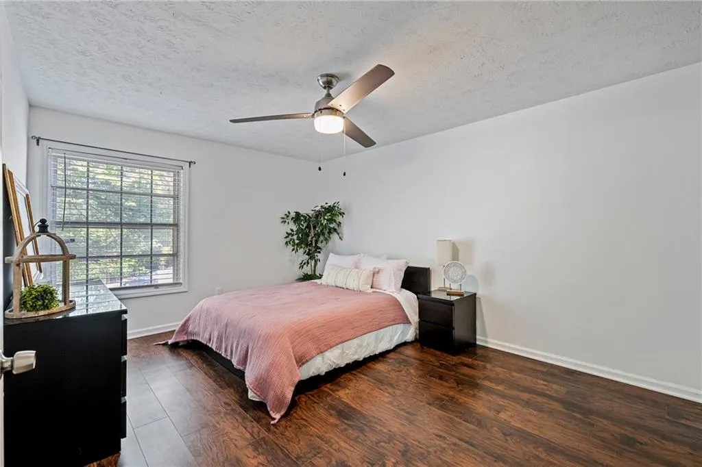 725 Dalrymple Road Unit 5c, Sandy Springs, Georgia 30328, 2 Bedrooms Bedrooms, ,2 BathroomsBathrooms,Residential,For Sale,725 Dalrymple Road Unit 5c,7753038