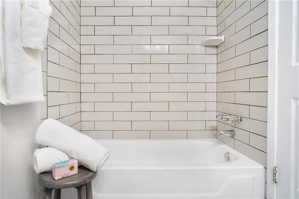 6900 Roswell Road Ne Unit F2, Atlanta, Georgia 30328, 2 Bedrooms Bedrooms, ,2 BathroomsBathrooms,Residential,Sold,6900 Roswell Road Ne Unit F2,7045124