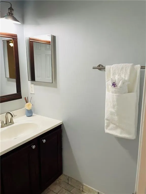 6900 Roswell Road Ne Unit F2, Atlanta, Georgia 30328, 2 Bedrooms Bedrooms, ,2 BathroomsBathrooms,Residential,Sold,6900 Roswell Road Ne Unit F2,7045124