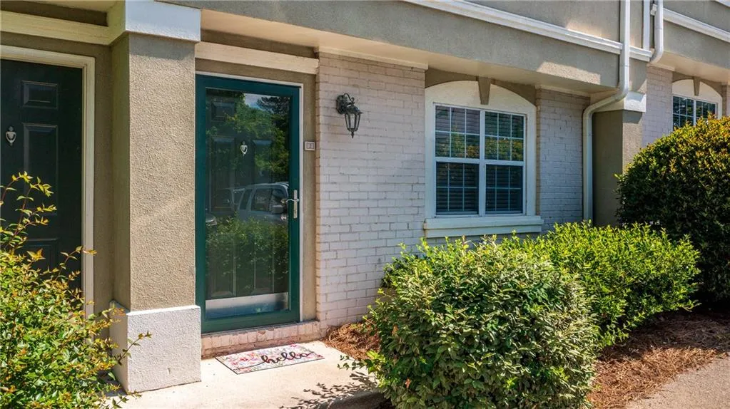 6900 Roswell Road Ne Unit F2, Atlanta, Georgia 30328, 2 Bedrooms Bedrooms, ,2 BathroomsBathrooms,Residential,Sold,6900 Roswell Road Ne Unit F2,7045124