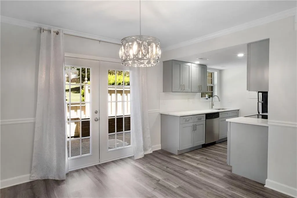 6900 Roswell Road Ne Unit F2, Atlanta, Georgia 30328, 2 Bedrooms Bedrooms, ,2 BathroomsBathrooms,Residential,Sold,6900 Roswell Road Ne Unit F2,7045124